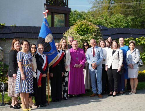 Msza św. na zakończenie obchodów Jubileuszu 120-lecia  Szkoły Podstawowej w Siennej oraz z okazji 110 rocznicy urodzin patrona szkoły – ks. Jana Twardowskiego.