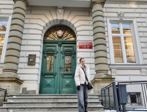 Wielki sukces Leny Jędrysek z kl. 8. Jej rysunek pt. „Między niebem a ziemią” uzyskał I miejsce w konkursie plastycznym „Światłoczuli – śladami Juliana Fałata”,