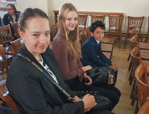 Sukces naszych uczniów. Z ogromną radością informujemy, że troje naszych uczniów Amelia Pietraszko, Lena Jędrysek, Rafał Śleziak dotarło do finału konkursu, wykazując się imponującą wiedzą biblijną i zaangażowaniem.